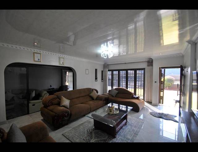 4 BEDROOM HOUSE FOR SALE IN GROENEWEIDE